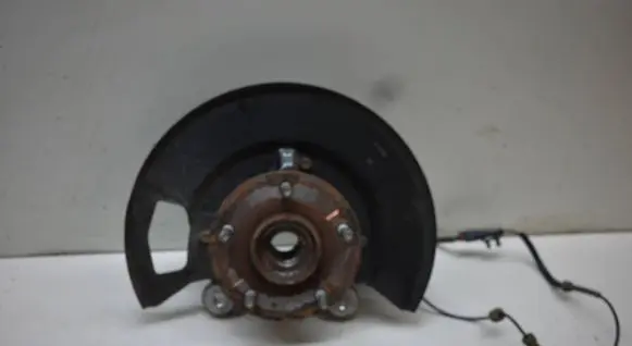 Chrysler Town & Country V Front wheel hub 04743576AB