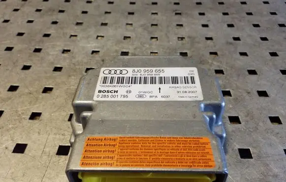 Audi TT TTS Mk2 Airbag control unit/module 8J0959655 0285001795