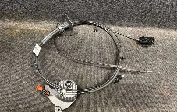 Jeep Grand Cherokee WL Engine bonnet/hood lock release cable P68430182AD