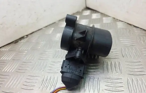 BMW 5 E39 Mass air flow meter 0928400527