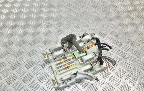 Ford C-MAX II Fuse module Av6n14a073 30S519416570
