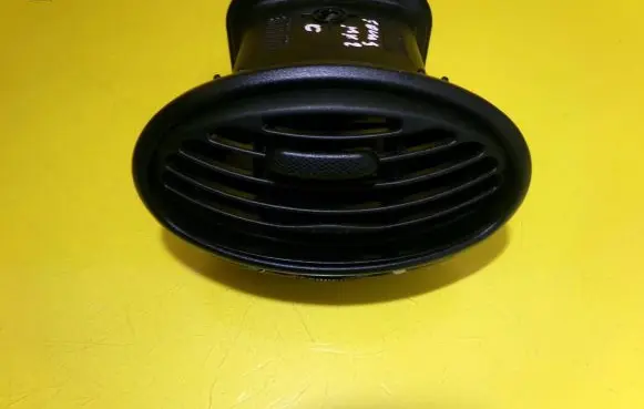 Ford Focus Dash center air vent grill 98AB19893AKW