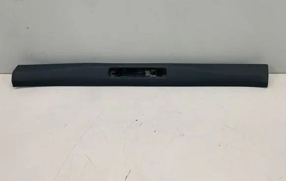 Foot area side trim
