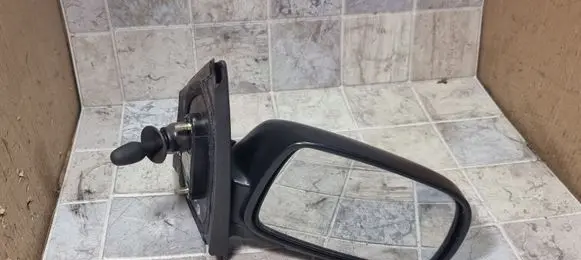 Toyota Yaris Manual wing mirror E13010399