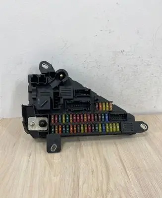 BMW 5 E60 E61 Fuse module 6906618 518890017