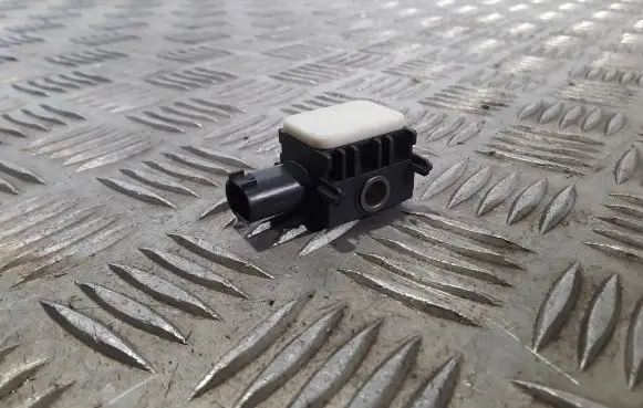 Mercedes-Benz ML W164 Airbag deployment crash/impact sensor 0038202826
