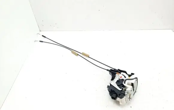 Mitsubishi Lancer VIII Front door lock