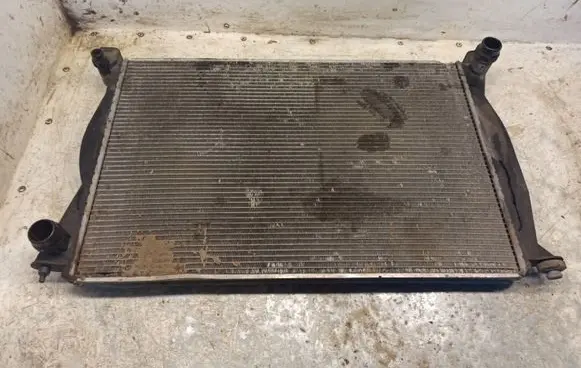 Audi A6 S6 C6 4F Coolant radiator