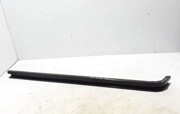 Renault Trafic III (X82) Sliding door middle roller runner 777603037R