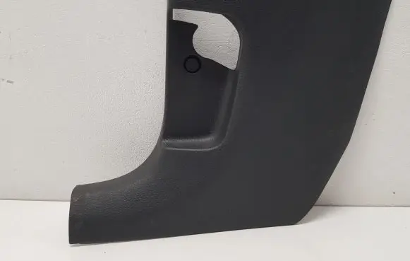 Foot area side trim