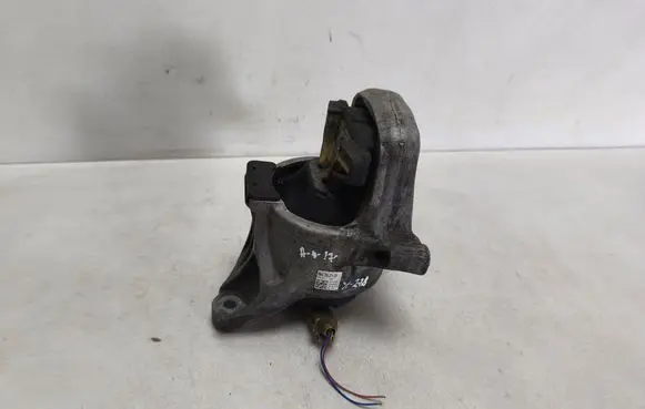 Engine mount bracket