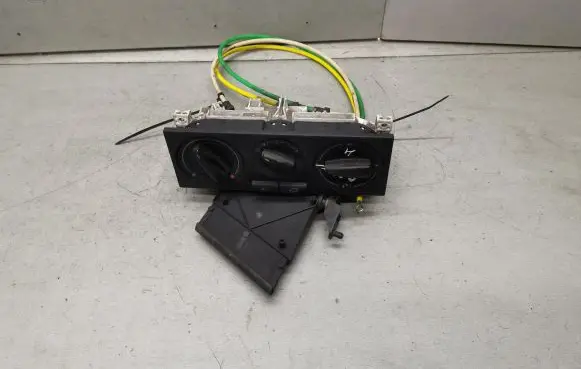 Volkswagen Golf IV Climate control unit 1J0820045F