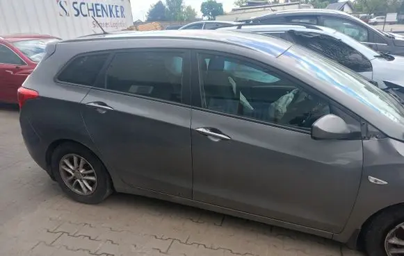 Hyundai i30 Sliding door window/glass 