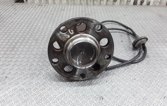 Audi A6 S6 C5 4B Rear wheel hub