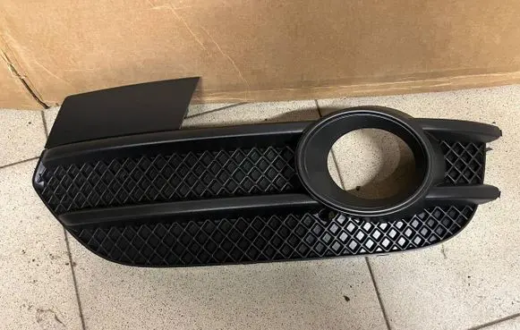 Audi Q3 8U Front bumper lower grill 8U0807681A 116235
