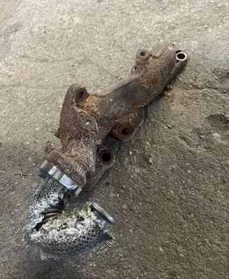 Peugeot 607 Exhaust manifold