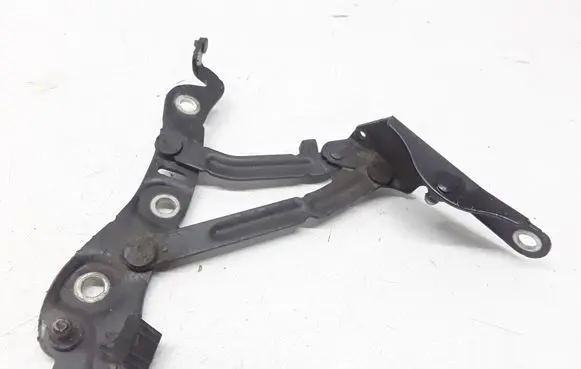 Volvo S60 Tailgate/trunk/boot hinge