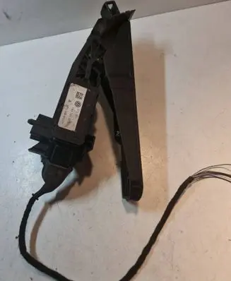 Volkswagen PASSAT B6 Accelerator throttle pedal 1K1721503L 6PV00860000