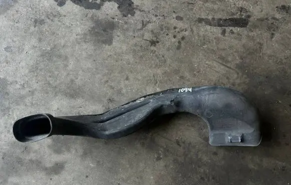Opel Astra J Air intake duct part 13307080 875880 1054923S02