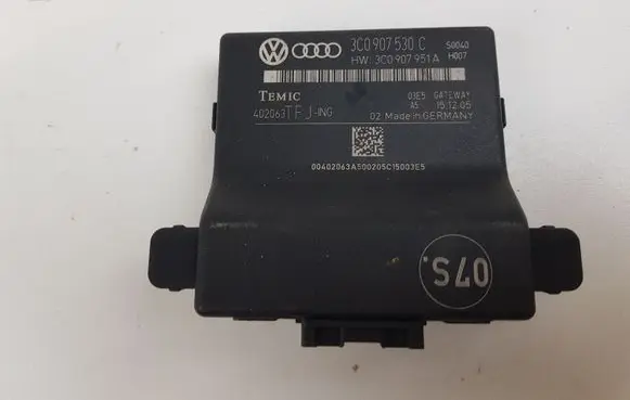 Volkswagen PASSAT B6 Gateway control module 3C0907530C 3C0907951A