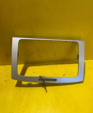 Volkswagen PASSAT B6 Radio/GPS head unit trim 3C0858069AE