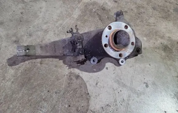 BMW 6 F06 Gran coupe Front wheel hub