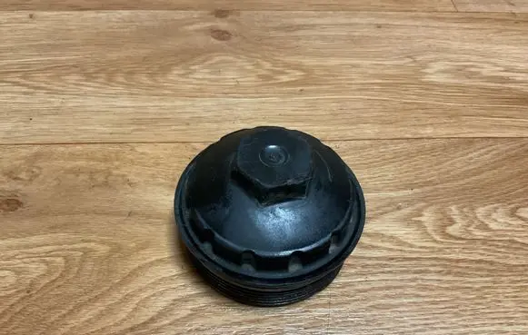 Volkswagen PASSAT B6 Oil filter cover PA66GF36