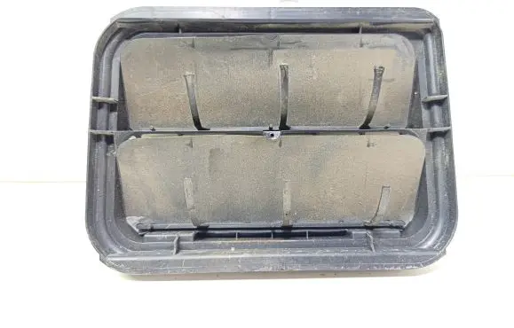 Renault Captur Quarter panel pressure vent 7700838358