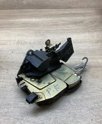 BMW 3 E36 Front door lock LEFTSIDE