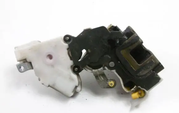 Ford Maverick Rear door lock