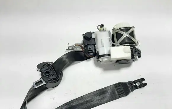 Volkswagen Golf VII Front seatbelt 5G4857705M