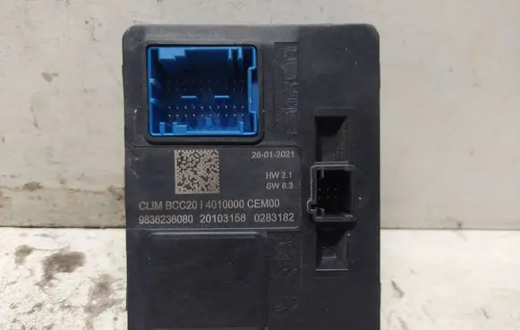 Peugeot 2008 II Air conditioner control unit module 9836236080