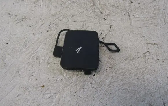 BMW 3 E90 E91 Front tow hook cap/cover 7116687
