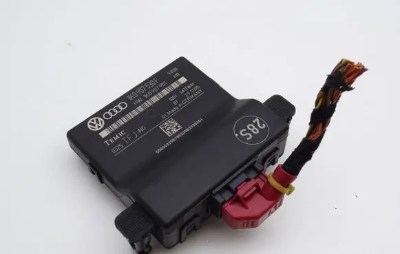 Volkswagen Golf V Gateway control module 1K0907530F
