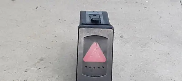 Volkswagen PASSAT B5.5 Hazard light switch 3B0953235D