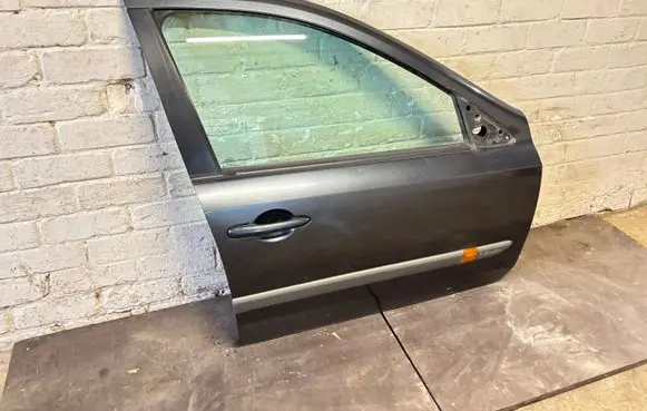 Renault Laguna II Front door