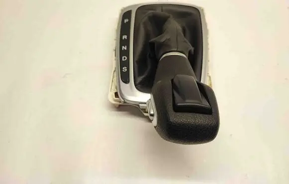 Ford Fusion Gear lever shifter trim leather/knob DG9P7L010AAW GC62A