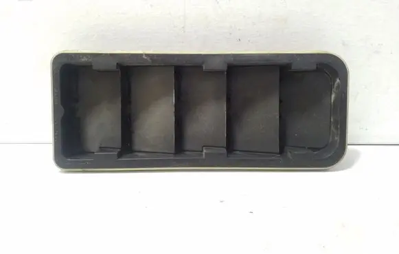 Volvo XC60 Quarter panel pressure vent 8623444