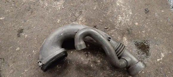 BMW X5 E53 Turbo air intake inlet pipe/hose 7786013