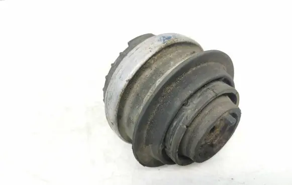 Mercedes-Benz E W211 Engine mount bracket 233000032xx