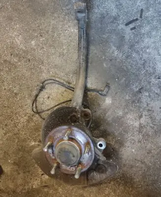 Chrysler 300 - 300C Front wheel hub