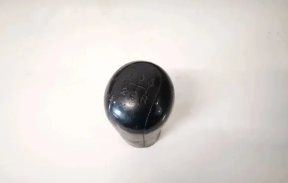 Toyota Avensis Verso Gear lever shifter trim leather/knob