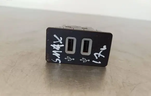 Ford S-MAX USB socket connector HC3T14F014BC 27016503029