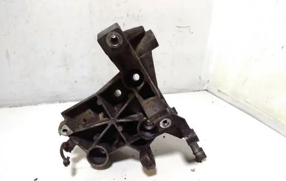 Audi A6 Allroad C6 Power steering pump mounting bracket 059145169AA