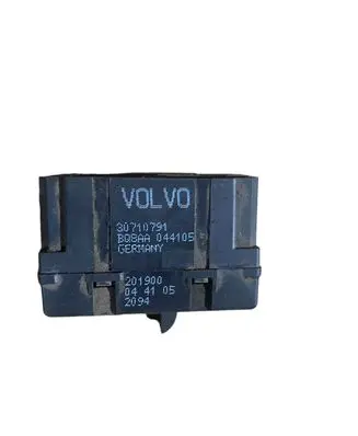 Volvo V70 Seat heating relay 30710791 A044105