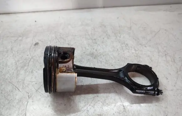 Mercedes-Benz C W204 Piston with connecting rod 