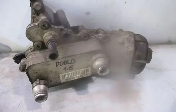 Oil filter mounting bracket