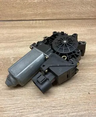 Audi A6 S6 C5 4B Front door window regulator motor 0536001402