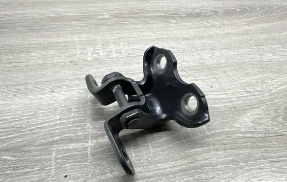 Toyota RAV 4 (XA50) Rear door upper hinge A046694