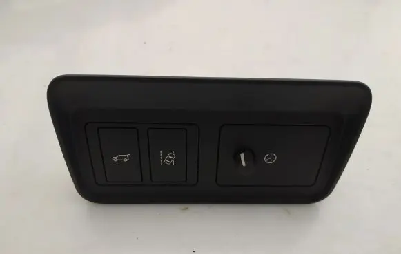 Land Rover Discovery Sport Tailgate/boot open switch button GK7211654DB